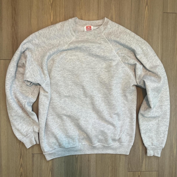 Hanes Other - Hanes Crewneck Sweatshirt in Heather Gray